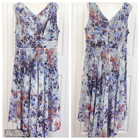 Simply Vera Vera Wang Dresses & Skirts - Simply Vera Wang Blue Multi Print Fairy Handkerchief Hem Midi Dress 0X